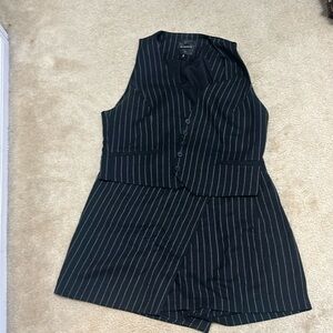 Stripped vest and scort set.